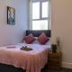 Blackpool 1BR Flat by Brookland Stays Serviced Accommodation with Free Wi-Fi - Photo 3