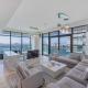 Sea View with Private Beach Access! 3BR & Maid Rm, Dubaj - Zdjęcie 1