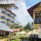 Turtle Beach Club, Pelena