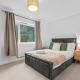 3 Bedroom house with 5 beds and Parking 18LW, Manchester - Photo 4