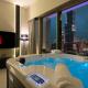 SkyHigh Luxury 2BR Burj View Private Hot Tub Walk to DubaiMall, Dubaj - Fotografie 3