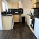 Bright & Elegant 2-Bedroom Stay in Stockport - Foto 2