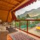 StayVista at Emaarat Chalet with BBQ & Bonfire, Сринагар (фото 4)
