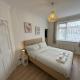 2-Bed Flat in Northwood Hills - Free Parking - Foto 6