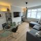 2-Bed Flat in Northwood Hills - Free Parking - Foto 1