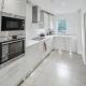 Family & Contractor Friendly 3 bed house Sleeps 8 in Maidenhead, Maidenhead (foto 4)
