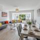 Family & Contractor Friendly 3 bed house Sleeps 8 in Maidenhead, Maidenhead