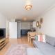 Bright 2-Bed Apartment in North Acton, London - Photo 6
