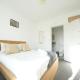 Private on suites- Private Bathroom every room-1 Bus to Heathrow Airport, Harmondsworth - Foto 7