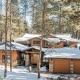 Base Camp by AvantStay Magical Cabin w Sauna Hot Tub Close to Snow Golf, Sunriver - Fotografie 3
