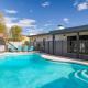 Backyard Pool PuttingGreen Playground Modern 5BDR White Agate by AvantStay, Scottsdale - Fotografie 8
