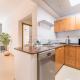 Easy Metro and Tram Access 1BR, Offering Partial Canal, SZR, and City Views, Just Minutes from Marina Mall, Marina Diamond 6, Dubai Marina by Deluxe Holiday Homes, Dubaj - Zdjęcie 2