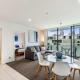 Beautiful 2BR - Pool, Gym & Parking Zodiak Stays Auckland - Photo 9