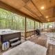 Hot Tub & Deck: Broken Bow 'Azalea House', Broken Bow (photo 2)
