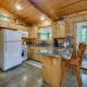 Hot Tub & Deck: Broken Bow 'Azalea House', Broken Bow (photo 8)