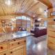 Hot Tub & Deck: Broken Bow 'Azalea House', Broken Bow (photo 10)