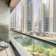 Amazing lake skyline view cozy apartment Dubai - Photo 2