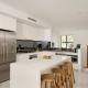Luxury 5BR Home - Park Views - Near CBD & Airport, Sydney (photo 8)