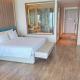 Alacarte condo - right on beach - high floor, Ha Long (photo 3)