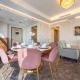 Sky-High 2BR with Iconic Burj Khalifa Views, Near Dubai Mall, Walking Distance to Metro, Paramount Tower Hotel and Residences, Business Bay by Deluxe Holiday Homes, Dubái - Foto 3