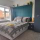 3 Bed House - Sleeps 7 - Garden - Parking - Wifi, Manchester - Photo 6
