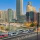 Stylish 1-Bedroom with Balcony & Amenities in Marina, Dubaj - Zdjęcie 4