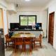 Cozy 2BR Apartment with Balcony and Mountain View - Logan's Transient Apartment 1, Baguio (fotografie 7)