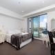 Spacious Home with Balcony Parking Zodiak Stays Auckland - Photo 2