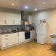 House - Sleeps 2 - Patio - Parking, High Wycombe (photo 3)