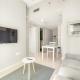 Stylish 1BR w/ Pool View | Heart of Business Bay, Dubai - Foto 9