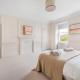 Beautiful 1-Bed Flat with High Ceilings, Bath - Photo 6