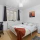 Spacious 3 Bedroom Near Westfield London - Photo 9