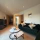 Stunning 2 bed 2 bath Harrods London - Photo 3