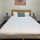 Double Bed Room with Ensuite Bath-Peaceful location Gledswood Hills - Photo 1