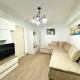 Cozy 2 Bedrooms Apt with Balcony - Near Hospitals, Iaşi (Foto 2)