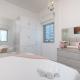 Serene Beachside Two-Bedroom Retreat, Dubai - Foto 7