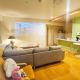 #JR Shinjuku 5min # Shibuya 10min#store 2min # Max 8 # Luxury apt # Movietheater #Pretty house#33평, Tokyo - Foto 7