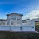Ref 40035Nd - Superb Caravan With Decking & Free Wifi At North Denes Holiday Park Lowestoft - Fotografie 9