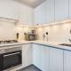 STAY BY LATINEM Luxury 2BR Holiday Home CB 1215 Near Burj Khalifa, Dubaj - Zdjęcie 1