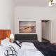 Beautiful 1BR Apartment by Westbahnhof Station, Vienne - Photo 2