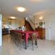 Holiday Home in Noordbeemster with Bubble Bath, Oudendijk (foto 3)
