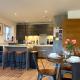 2 Bedroom Apartment - Parking - Walk to Town, Shrewsbury