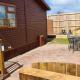 2 Bed Cabin - Sleeps 4 - Pets - 5 min to Beach Bridlington - Photo 3
