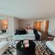 Stunning riverside apartment London - Photo 1