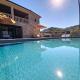 SOUTELO House, Grovelas