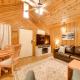 Rustic Cabin with Hot Tub Near Broken Bow Lake! - Foto 5