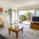 Beautiful and Bright Studio Apartment Botany Downs Auckland - Photo 1