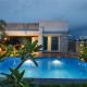 The Garden Escape by StayJadePrivate PoolLawns