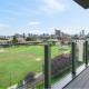 Skyline View 1 Bed Apartment Sleeps 2 - Balcony, Лондон (фото 6)