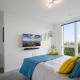 Skyline View 1 Bed Apartment Sleeps 2 - Balcony, Лондон (фото 2)